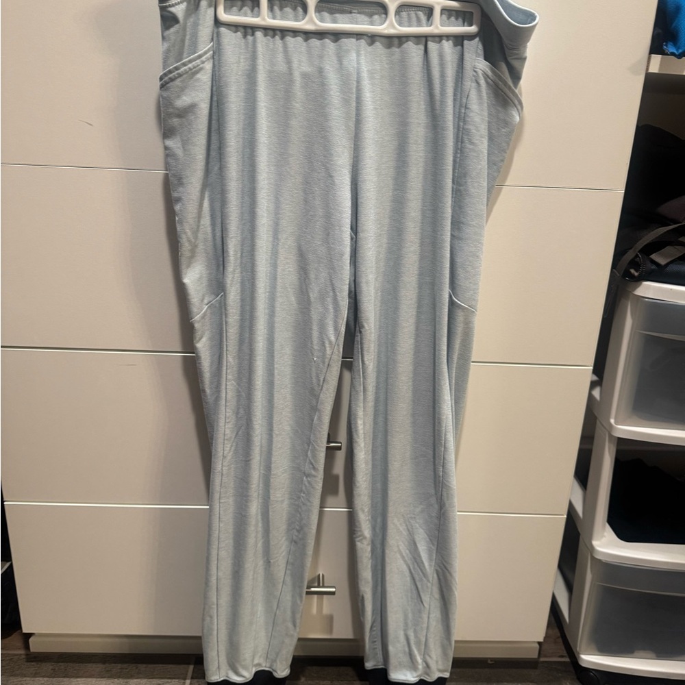 Oiselle Lux Sweatpants - Picture 2 of 11